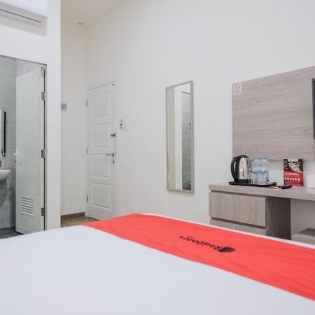 Reddoorz Plus @ Jalan Juanda Medan Luaran gambar