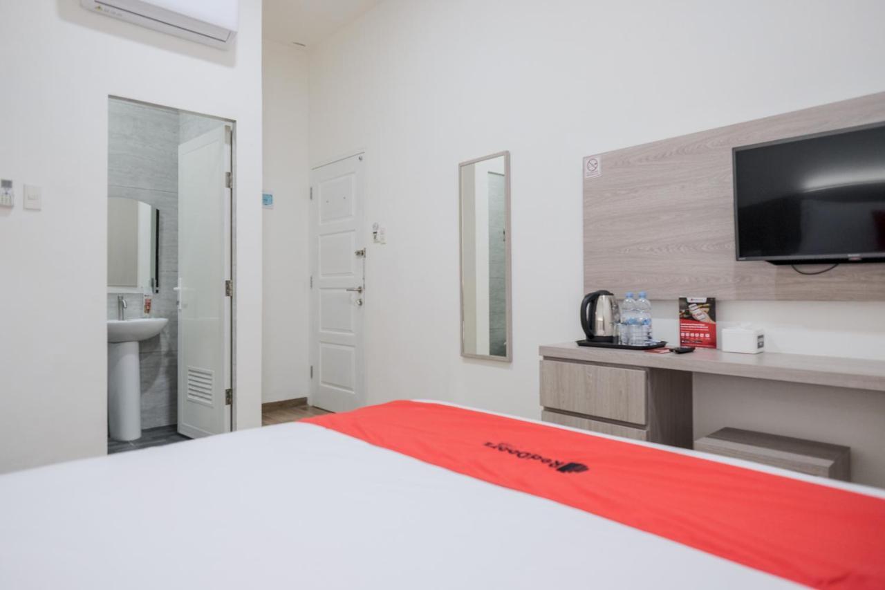 Reddoorz Plus @ Jalan Juanda Medan Luaran gambar