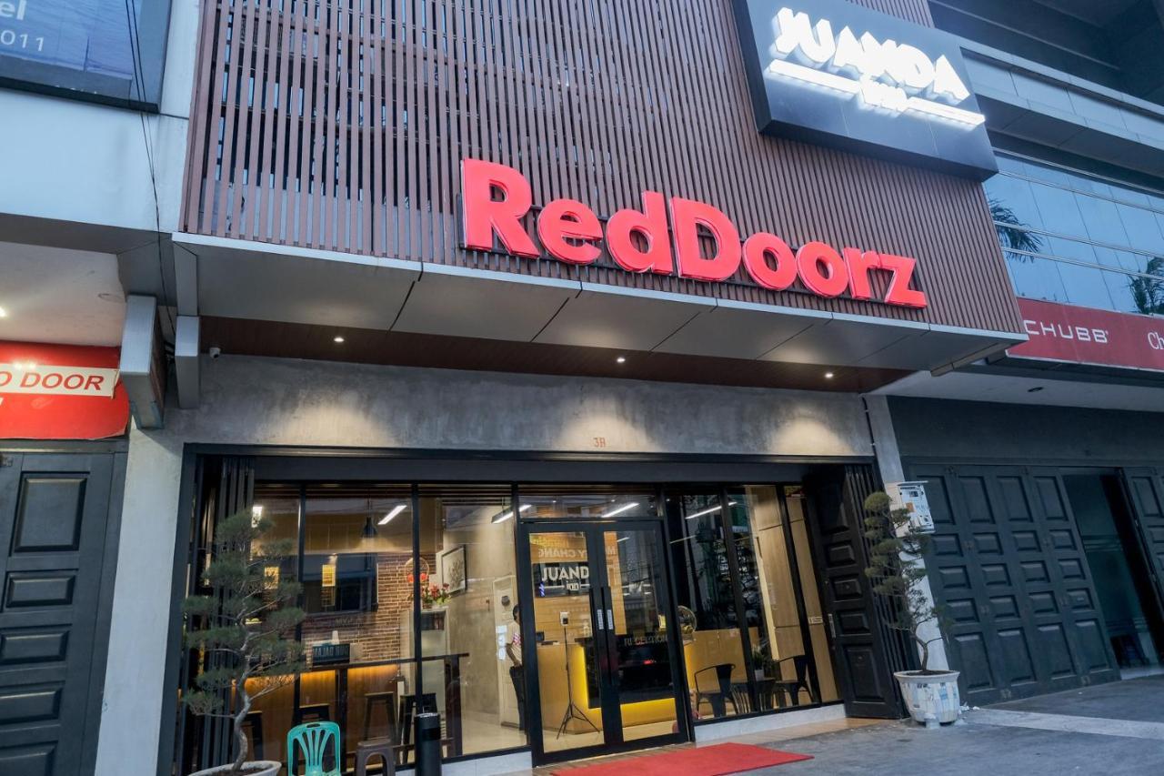 Reddoorz Plus @ Jalan Juanda Medan Luaran gambar