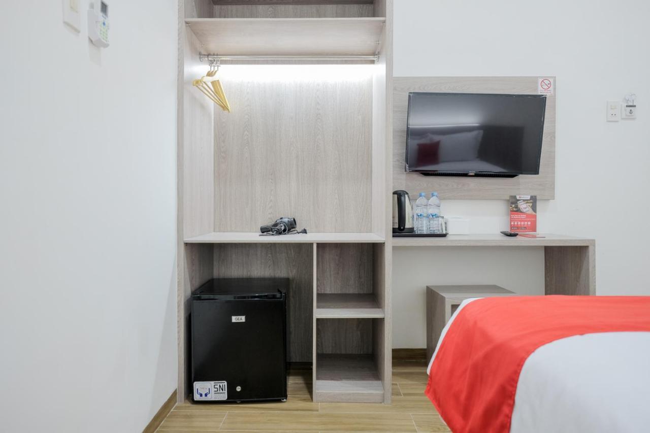 Reddoorz Plus @ Jalan Juanda Medan Luaran gambar